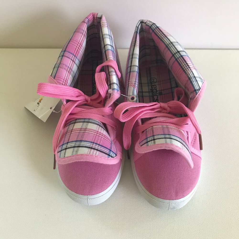 NWT Girl Pink Sneakers Size 3